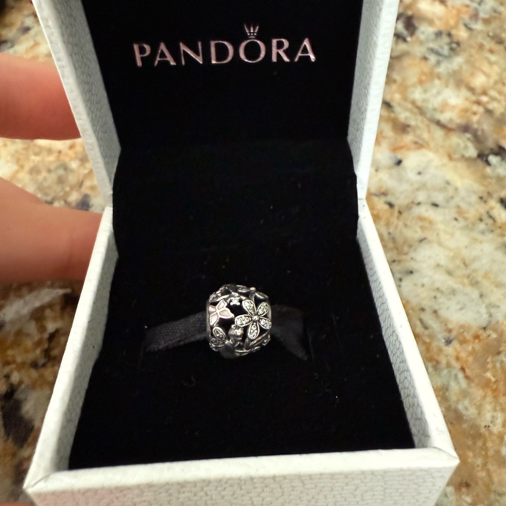 pandora retired Dazzling Daisy Fairy Charm